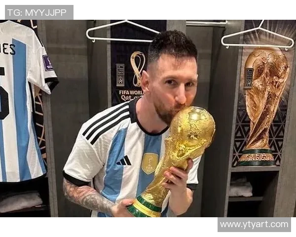 足球明星展现完美腹肌的精彩瞬间与健身秘诀分享 足球明星展现完美腹肌的精彩瞬间与健身秘诀分享