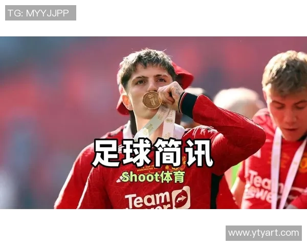 足球明星的猫狗联手踢足球展现萌趣竞技风采 足球明星的猫狗联手踢足球展现萌趣竞技风采